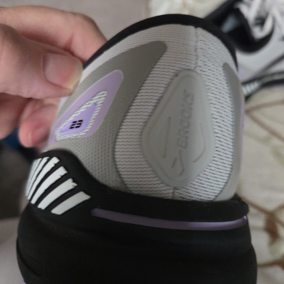 Brooks Women's Adrenaline GTS 23 Shoes Black, Grey, and Purple in Size 10.5 Arch - Picture 8 of 15